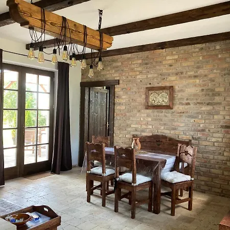 Kishosszuret Vendeghaz Guest house Pecsvarad