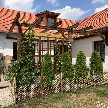 Kishosszuret Vendeghaz Pécsvárad