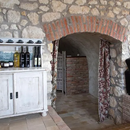 Kishosszuret Vendeghaz Guest house