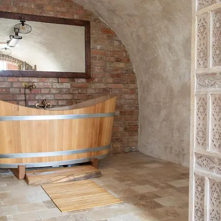 Kishosszuret Vendeghaz בית הארחה 4*