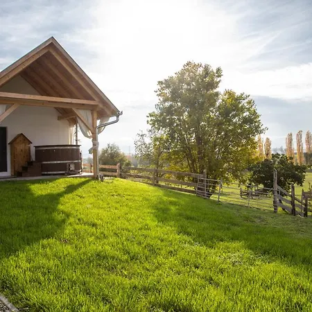 Kishosszuret Vendeghaz בית הארחה