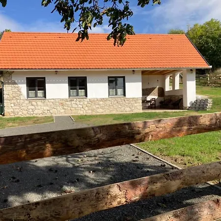 Kishosszuret Vendeghaz 4*