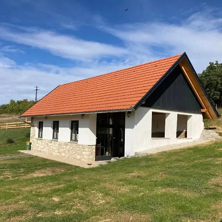 Kishosszuret Vendeghaz 4* Pecsvarad