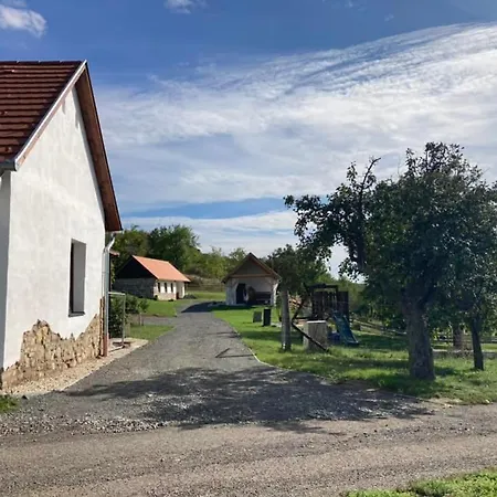 Kishosszuret Vendeghaz בית הארחה Pecsvarad