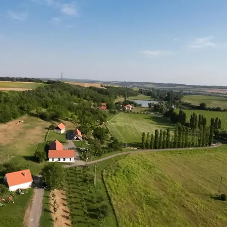 Kishosszuret Vendeghaz 4* Pécsvárad
