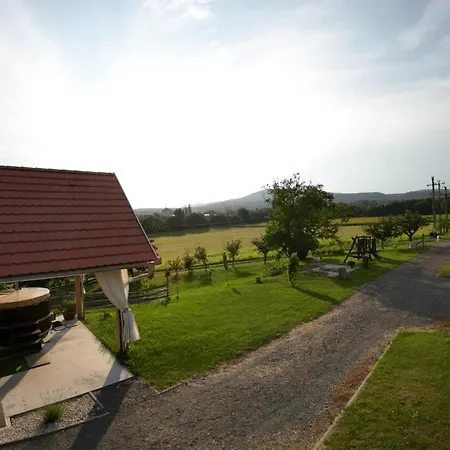 Kishosszuret Vendeghaz 4* Pecsvarad