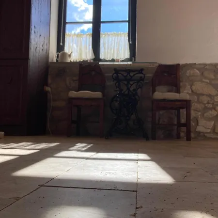 Kishosszuret Vendeghaz Guest house