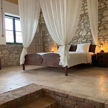 Kishosszuret Vendeghaz בית הארחה