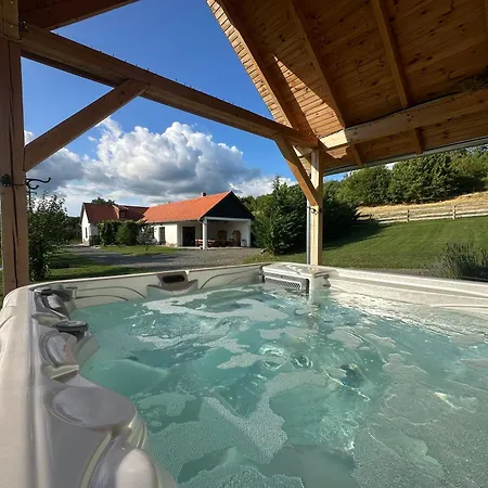 Kishosszuret Vendeghaz 4* Pecsvarad