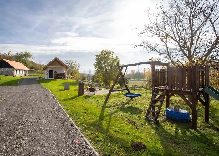Kishosszuret Vendeghaz 4* Pécsvárad