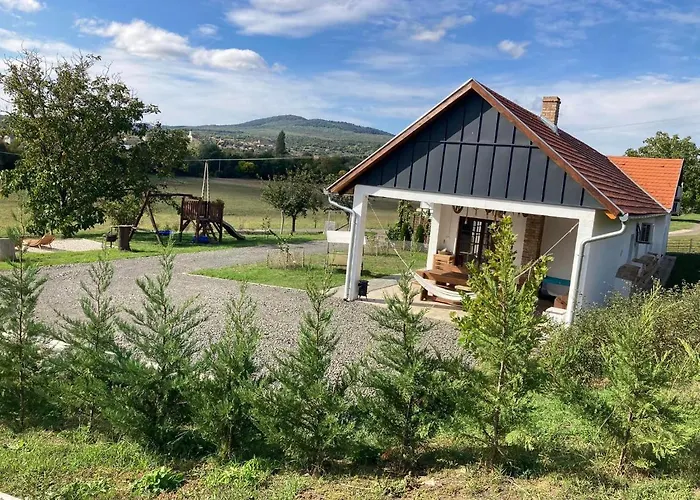 Kishosszuret Vendeghaz 4* Pécsvárad
