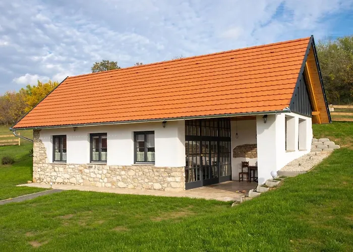 Kishosszuret Vendeghaz 4* Pécsvárad
