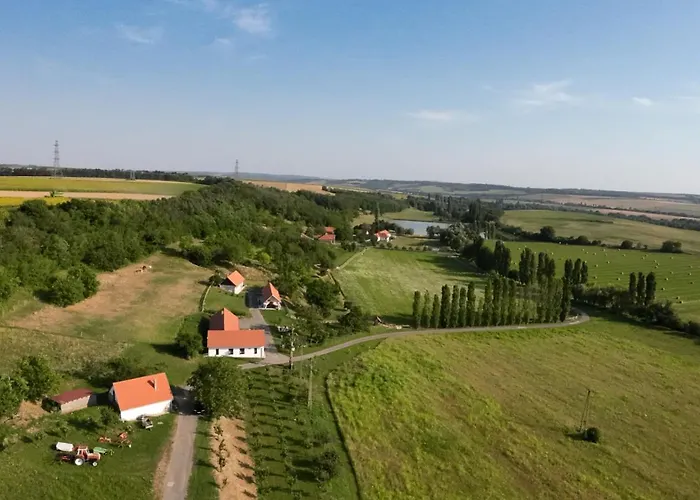 Kishosszuret Vendeghaz 4* Pécsvárad